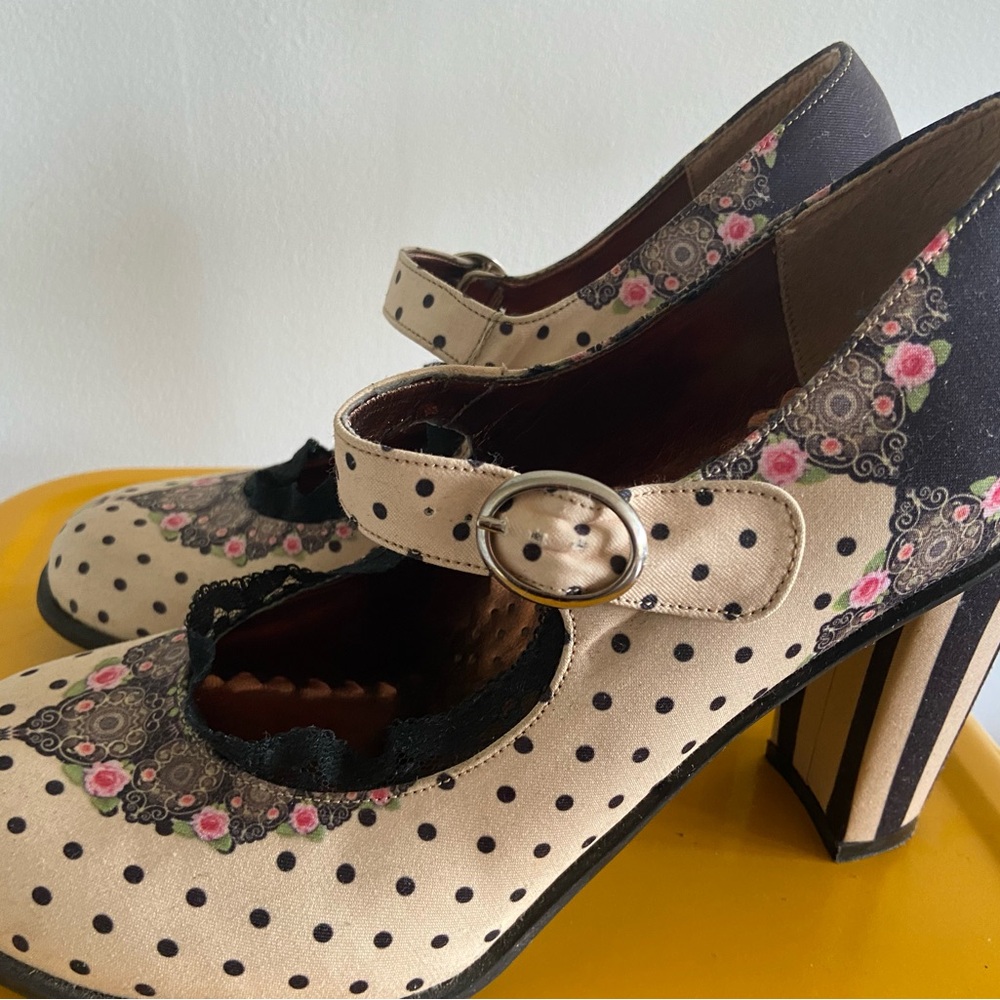 Hot Chocolate Design Mary Janes Pumps - DORIS size US9